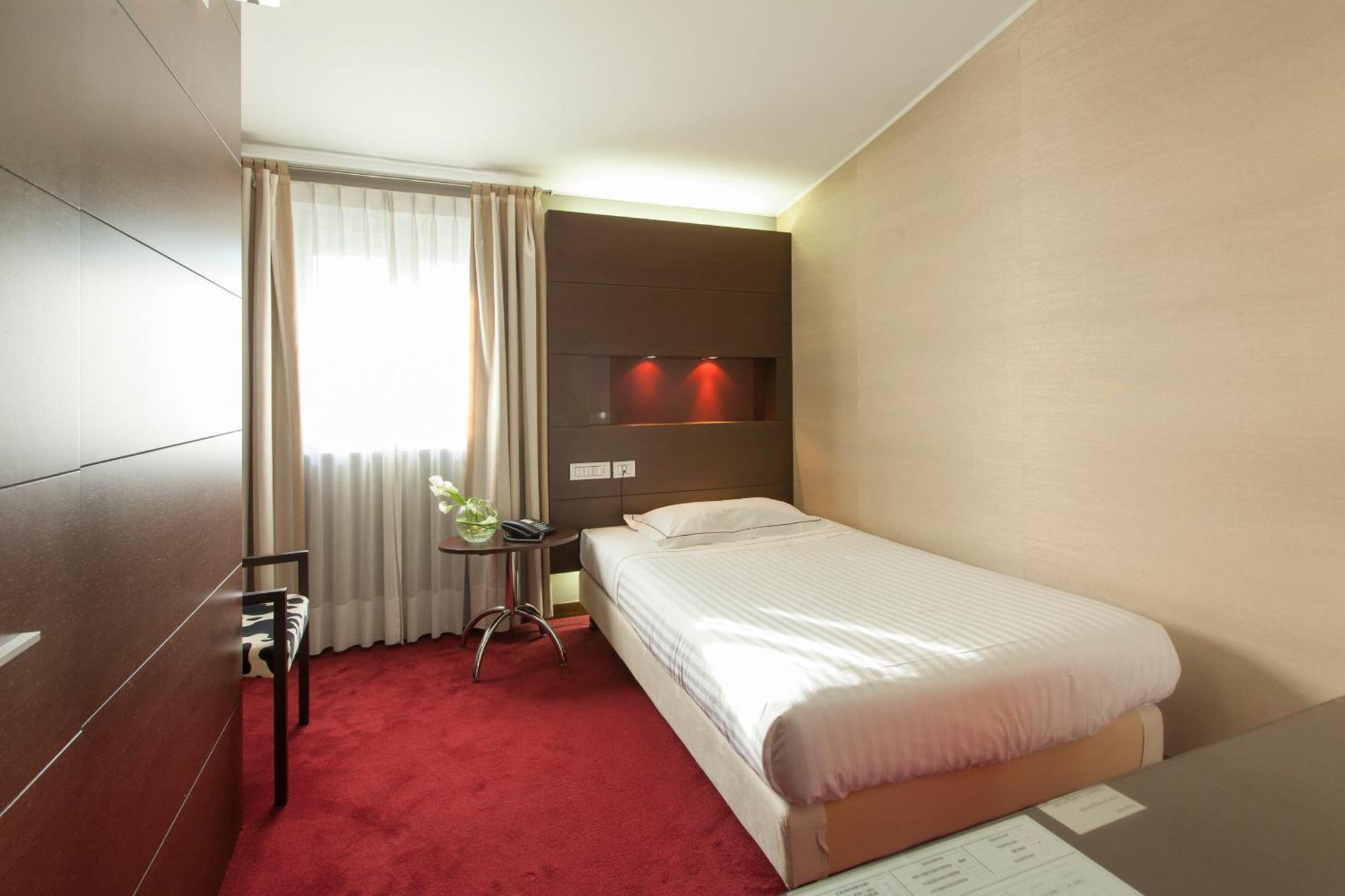 Inverigo Hotel Room photo