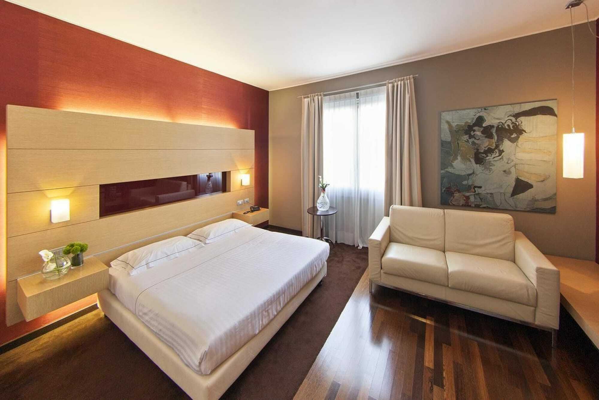 Inverigo Hotel Exterior photo