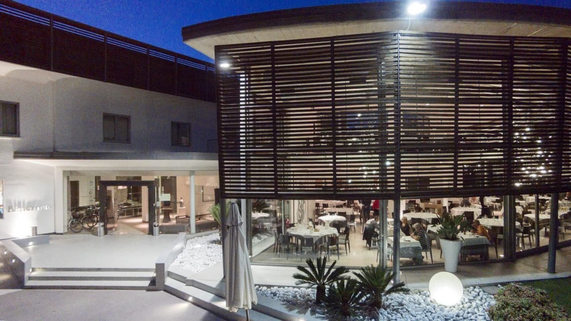 Inverigo Hotel Exterior photo
